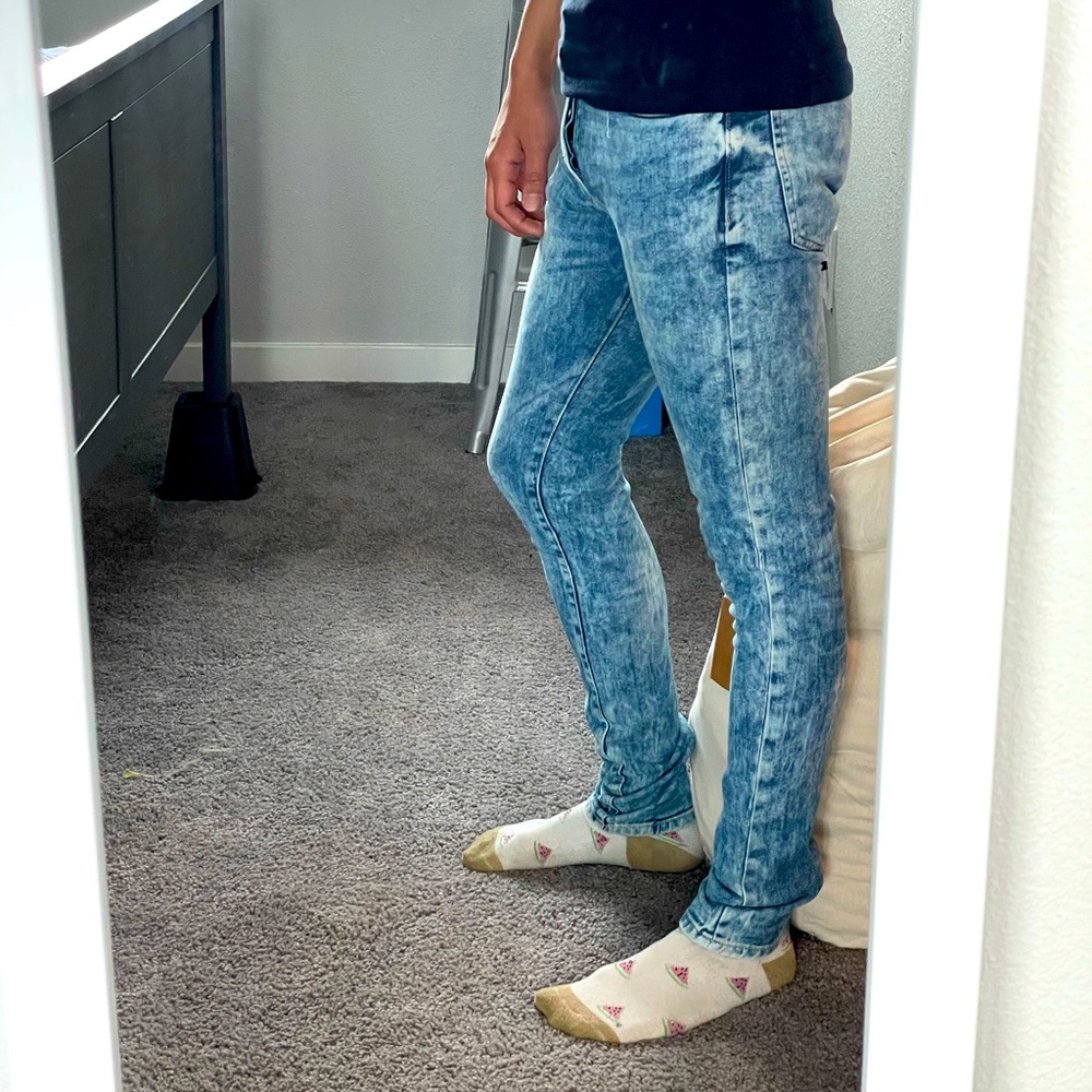 Mens size 28 acid washed jeans